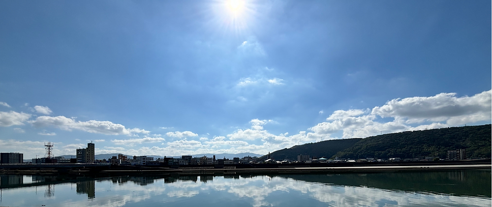 朝陽を浴びる