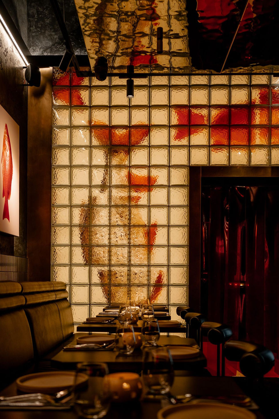 Applelec Projects installation of bespoke lighting and lightboxes enhancing the speakeasy-style interior of Sole Club Glasgow