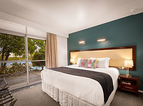 SHP_2268_17 (Custom).jpg