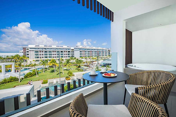 elegance-club-one-bedroom-suite2-majestic-elegance-costa-mujeres.jpg