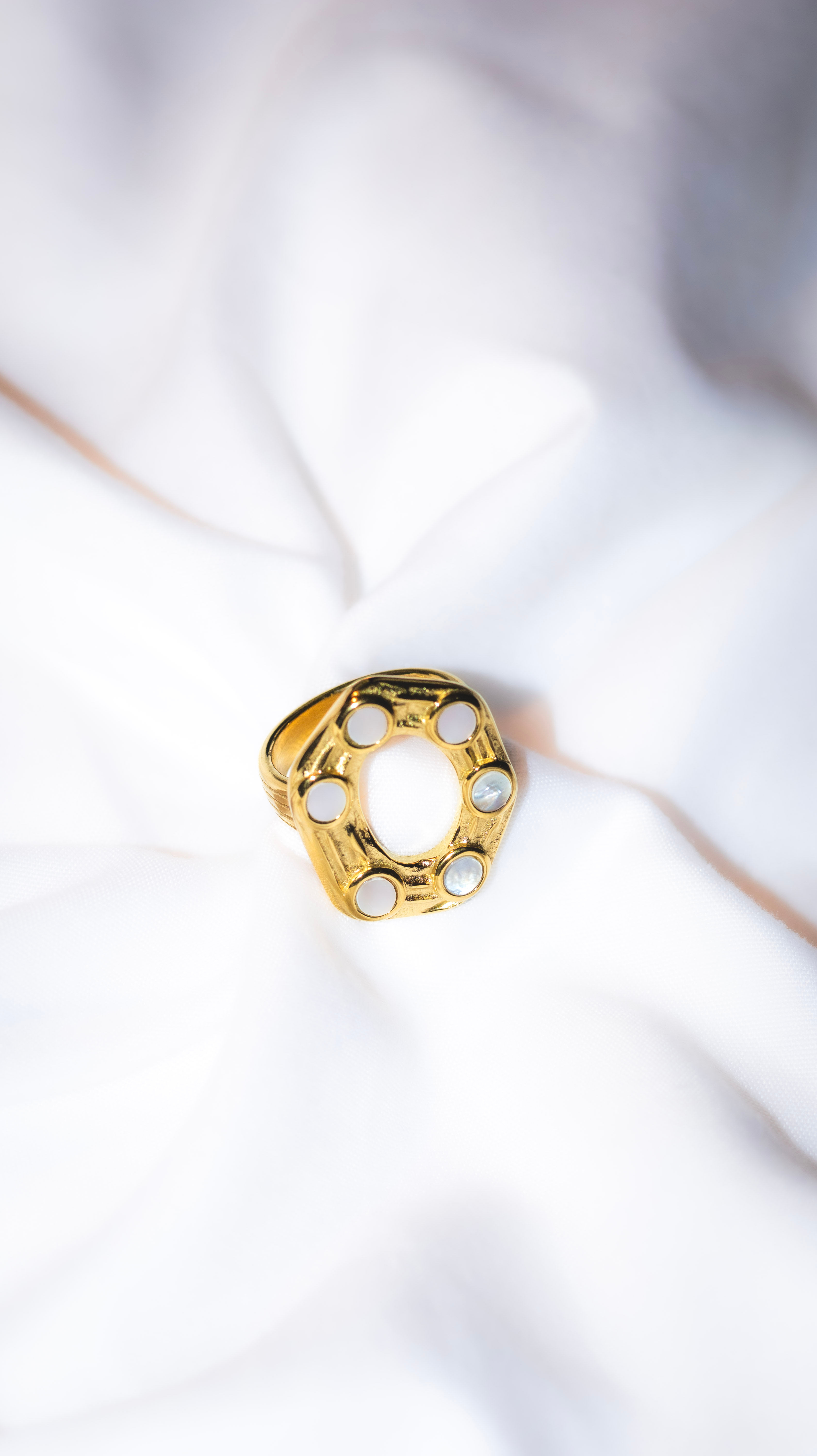 Aloutte Ring