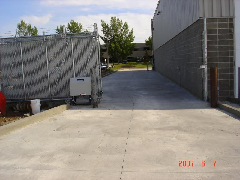 sliding gate