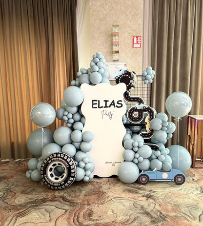 Decor cu baloane botez, tema: masinute