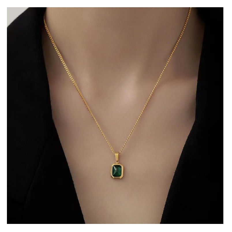 Thumbnail: Square Green Zirco