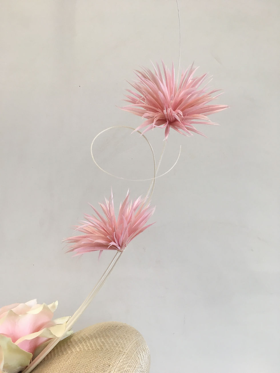 Thumbnail: Striking Beautiful Headpiece Textured Straw Large Button (hat) - with Pink / Whi