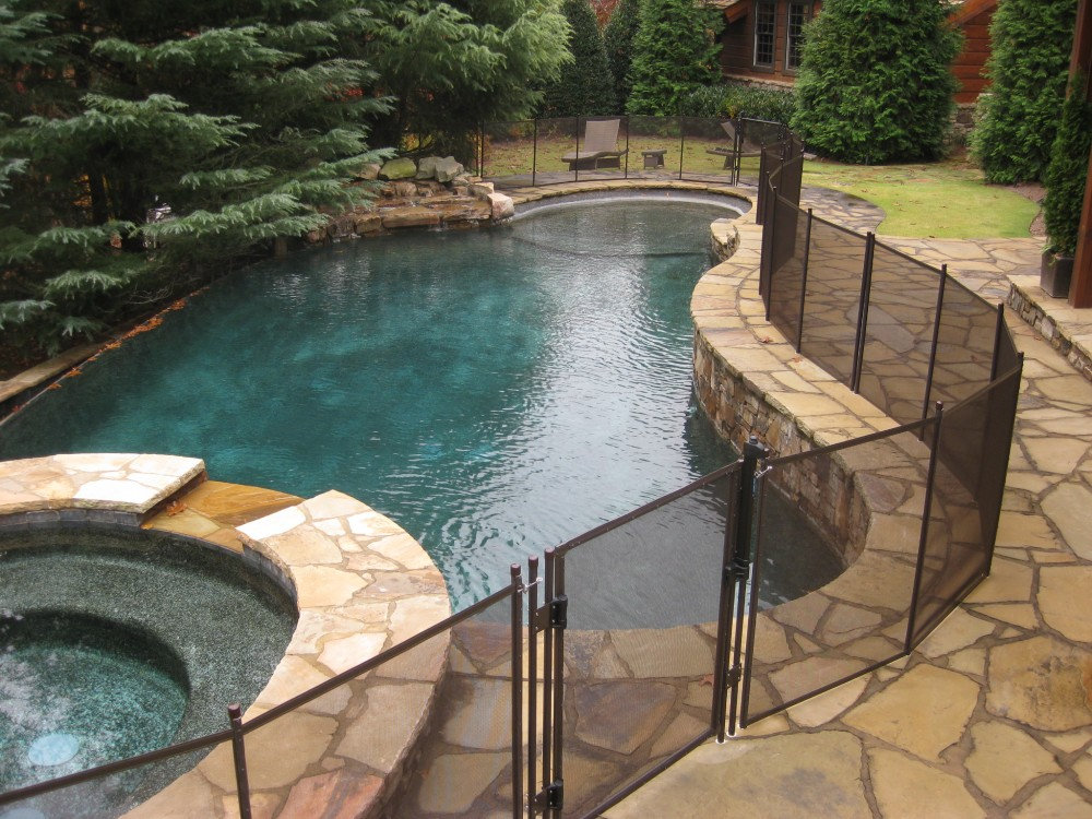Pros and Cons of Pool Fence