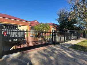 How to Design a Driveway Gate Around Daily Family Traffic