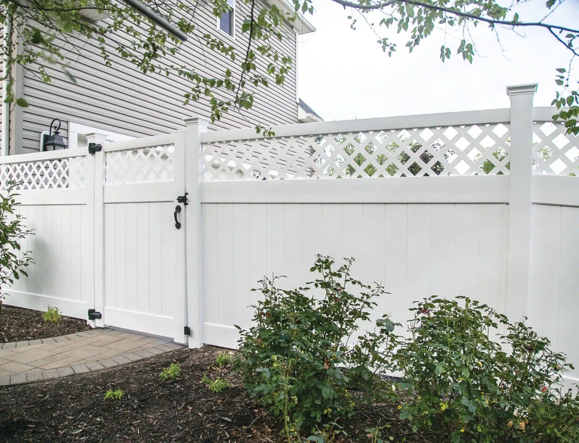 PVC Fences LATITUDE Fencing & Gates
