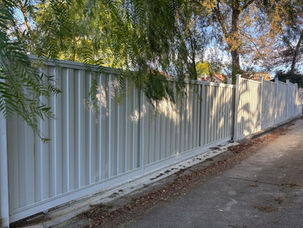 Low-Maintenance Fencing Options in Rosanna