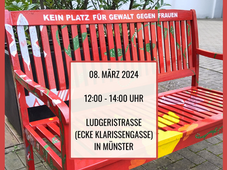 Internationaler Frauentag: Unsere Rote Bank in der Münsteraner Fußgängerzone