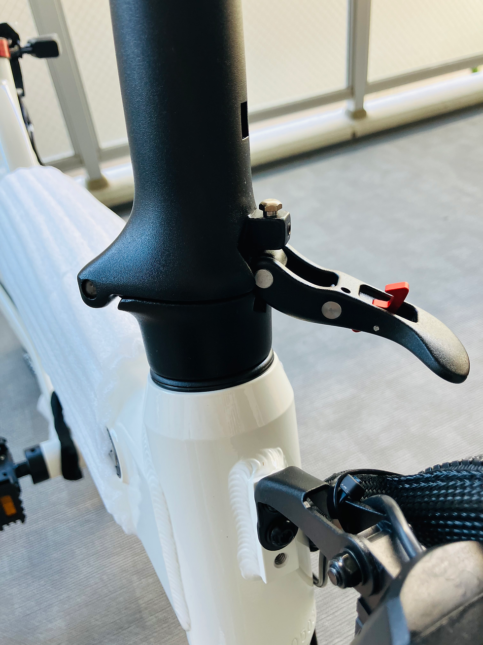 ハンドルポストのレバー解除時