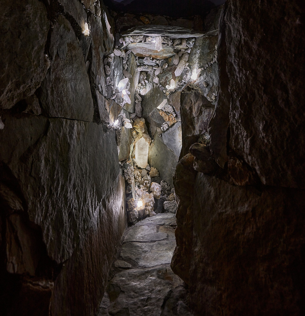 Mineralienhotel - museumcave-2.jpg