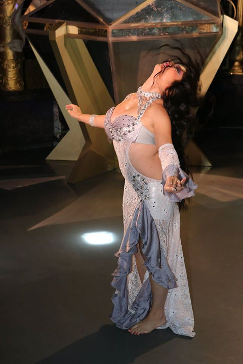 Spettacoli danza del ventre per eventi, matrimoni, compleanni, eventi aziendali, teatro, festivals. Spettacoli danza del ventre Roma.
Bellydance, belly dance with Maryem Bent Anis in Italy.
Bellydance show for wedding, events, festivals.