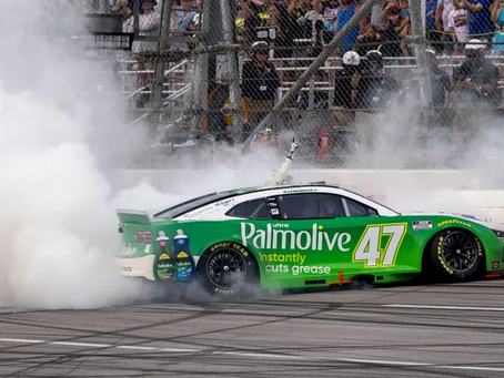 Stenhouse Steals the Win
