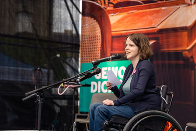 Selbstbestimmung beginnt bei den Arbeitsbedingungen