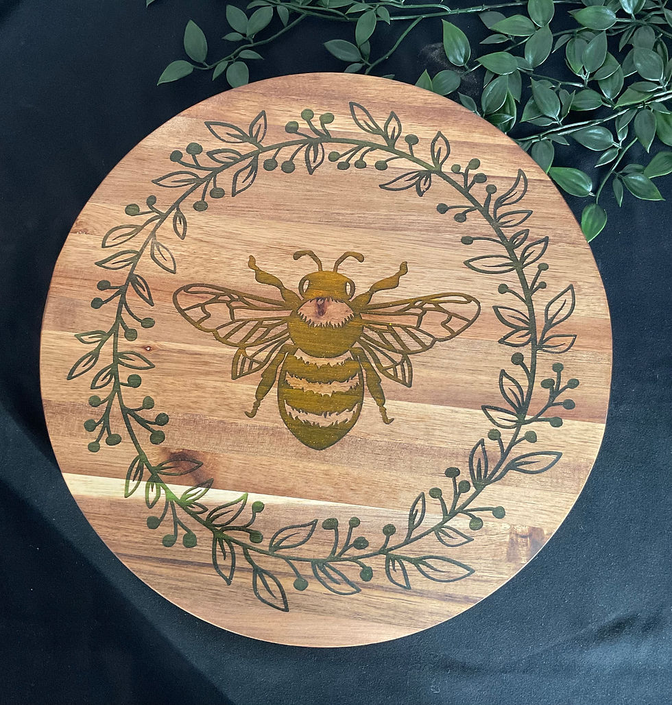 Thumbnail: Bee Round Garland chopping board 