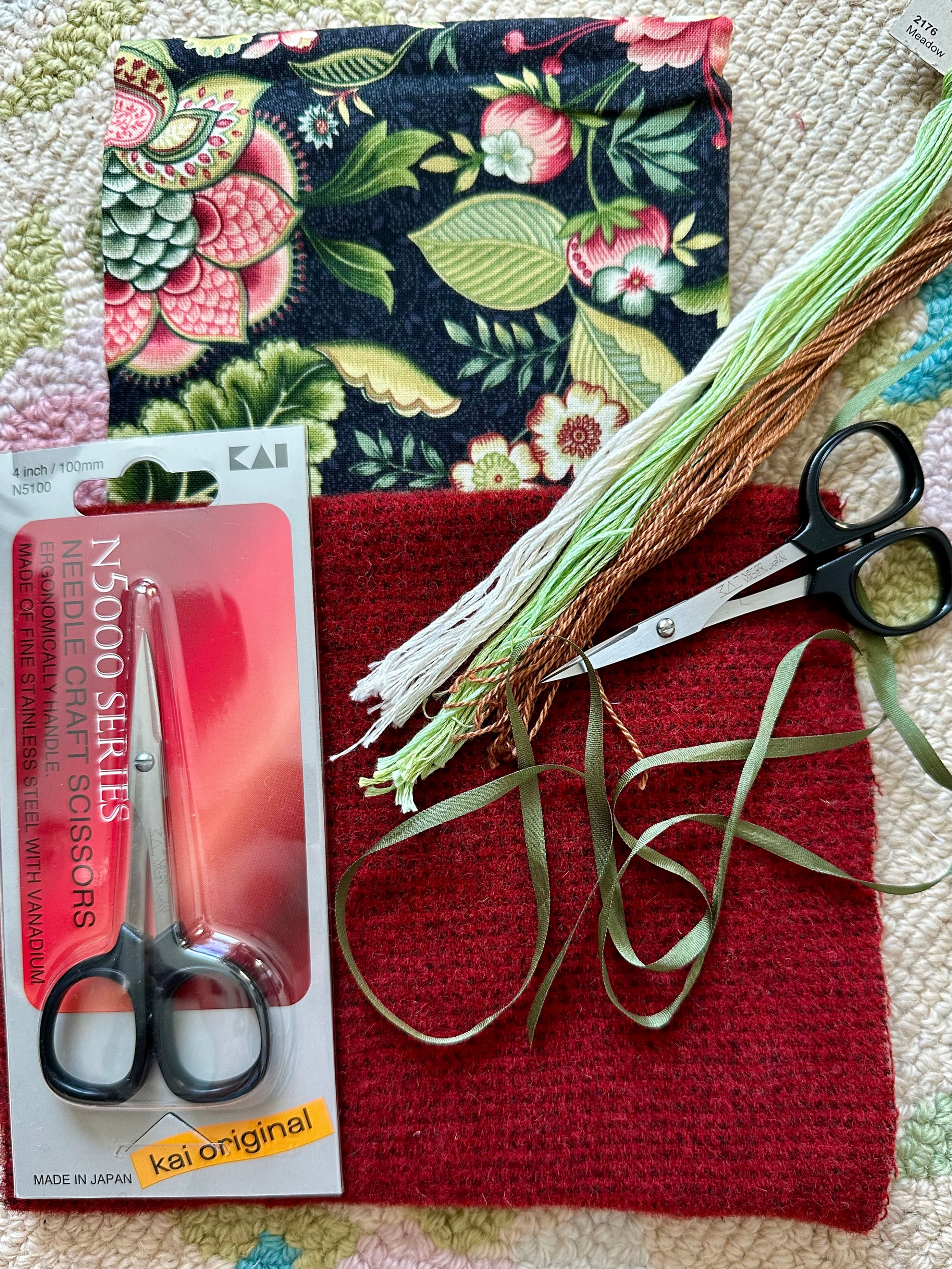 Kai 4-inch Micro-serrated Scissors