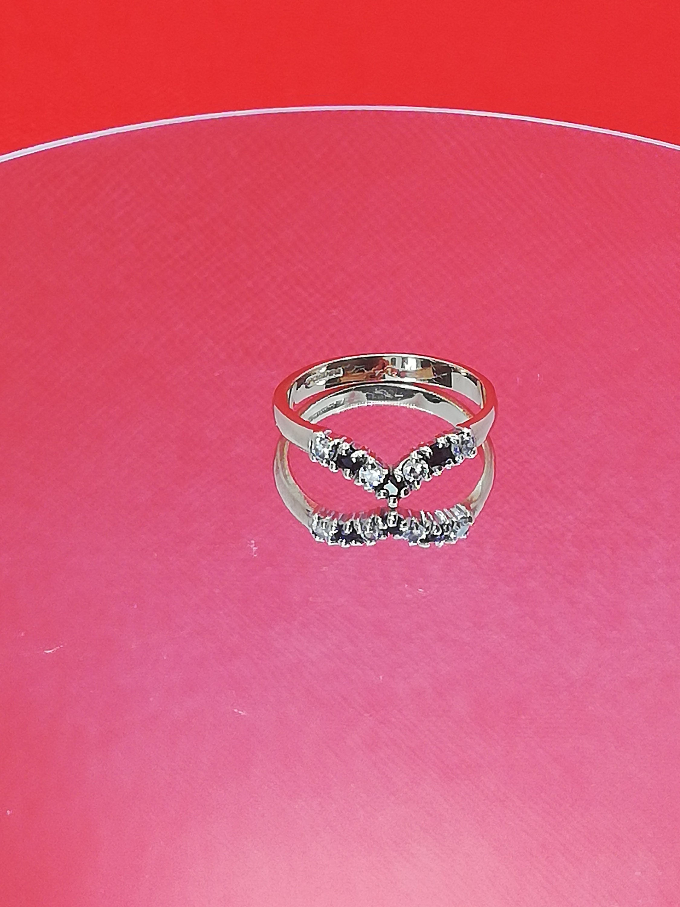 9ct Gold Sapphire Wishbone Ring (UK Size P)