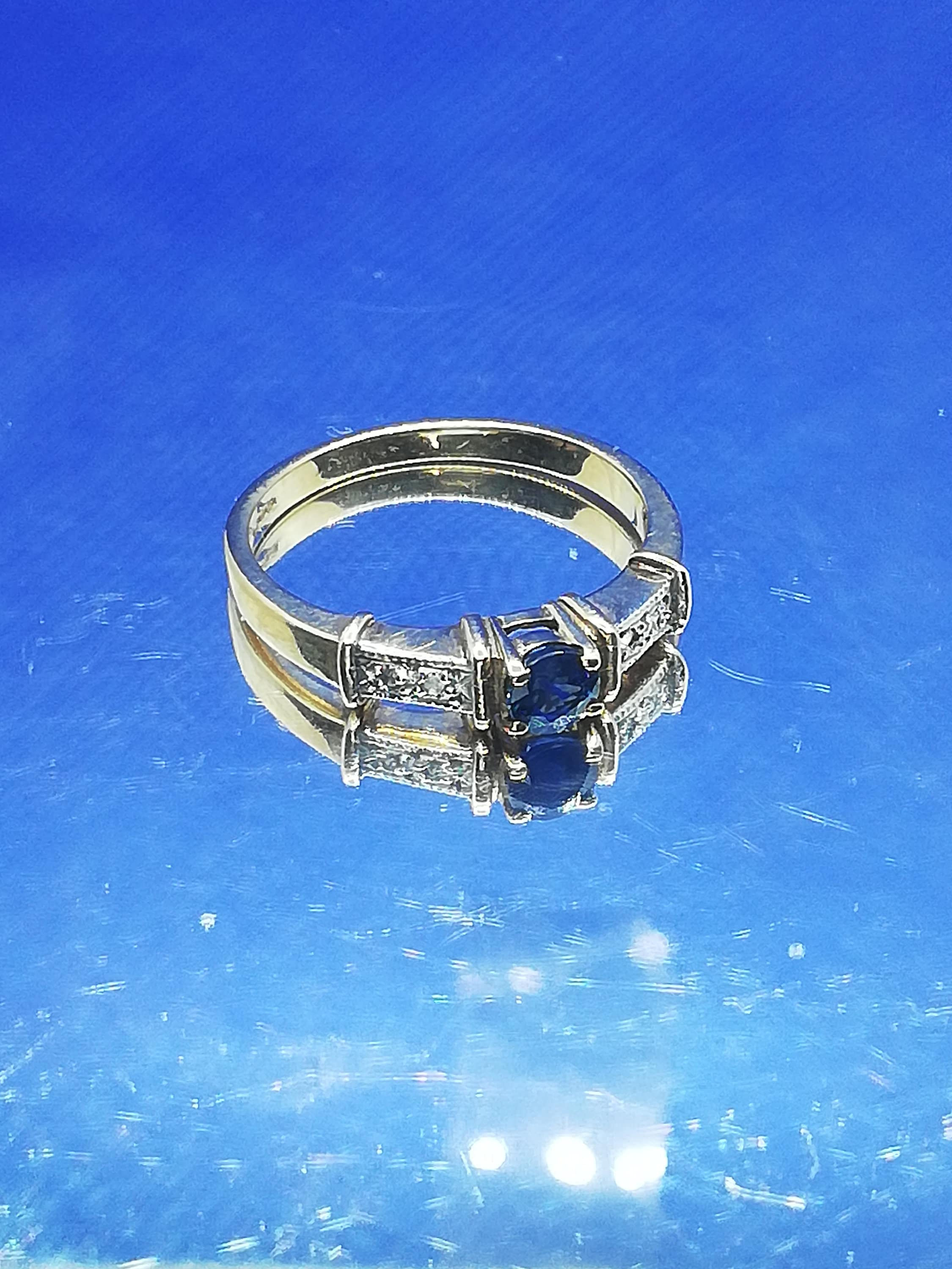 Stunning Vintage 2002 9ct Gold, Sapphire and Diamond Ring (UK Size N)