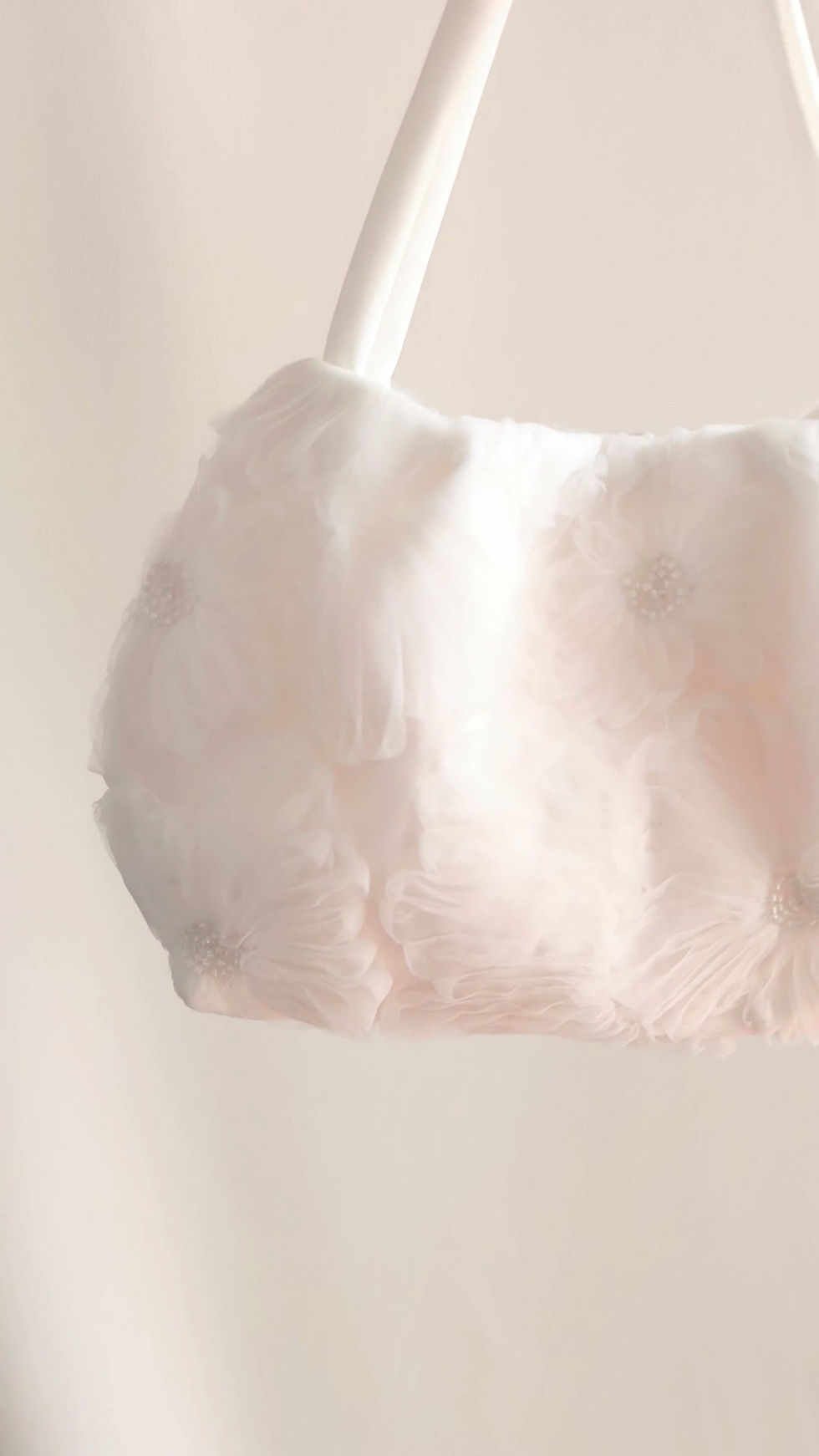 Thumbnail: Sac mariage ivoire fleurs dentelle 3D
