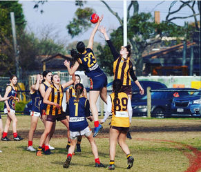 U16 girls ruck 2.jpeg