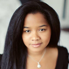 elizabeth headshot.jpg