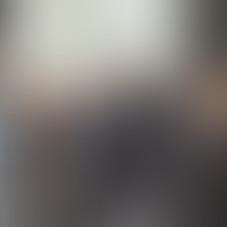 Manifestantes jogam ovos em comitiva de Bolsonaro em SP, no leilão da Cedae