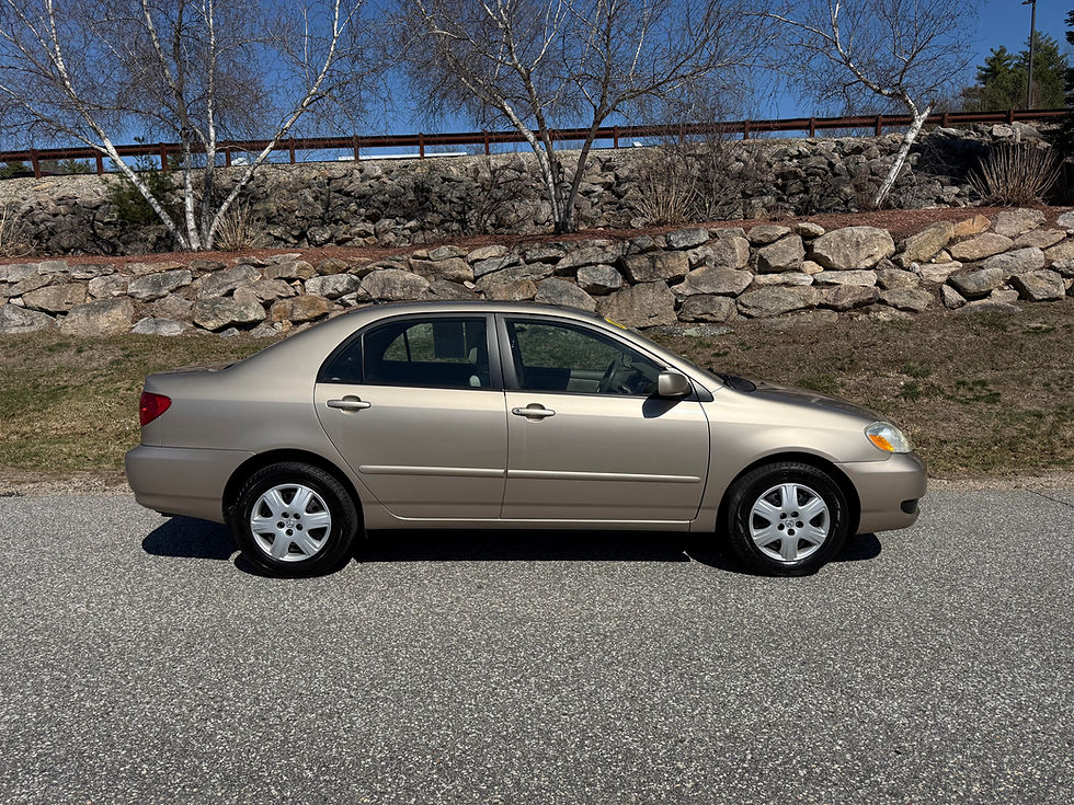 Thumbnail: 2005 Toyota Corolla LE