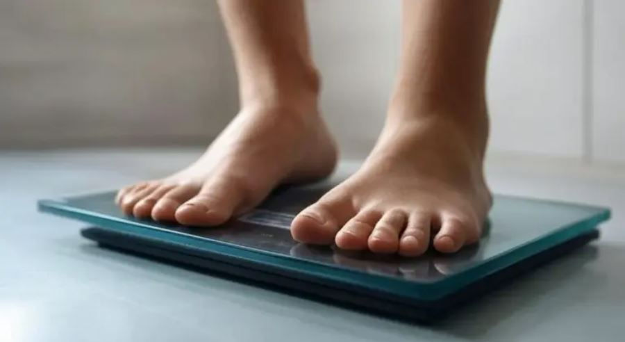 Personas con talla baja enfrentan barreras cotidianas más allá de su condición física