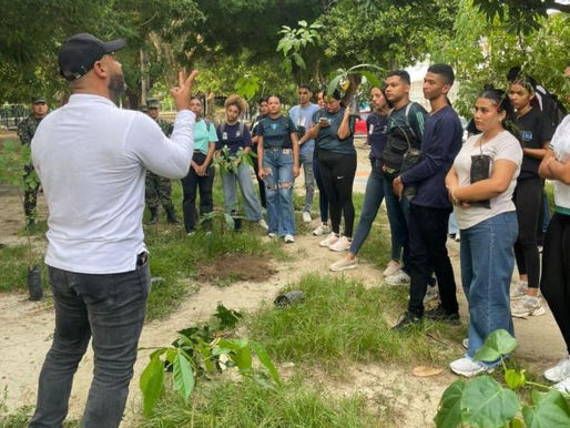 Corpamag lidera jornada de reforestación en Villa Alejandría como parte de la Agenda Azul Santa Marta 500 Años.