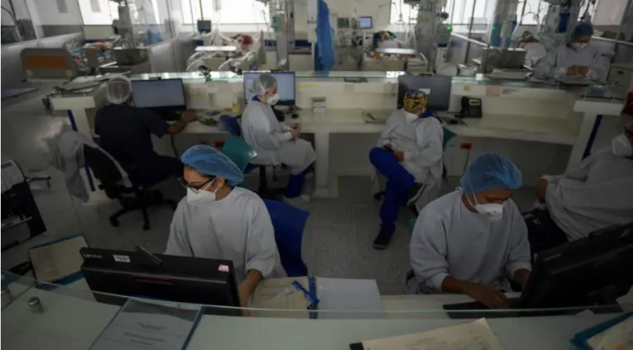 Exministros alertan que el colapso de la salud en Colombia “fue planeado”