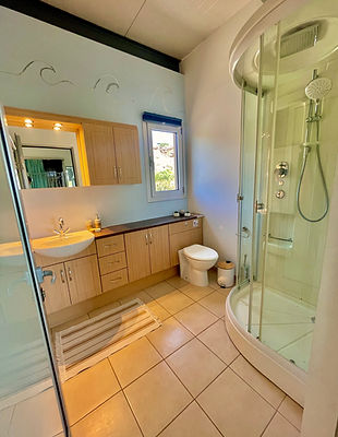 002_bedbath_cyprus_holiday_rental_villa_Protaras.jpg