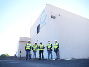 TORRES VISITA EL HIERRO