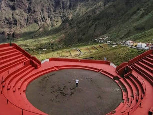 CITA CON LA LUCHADA CÓSMICA