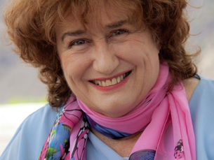 LA HOJA EN BLANCO por Mª Elena Moreno.