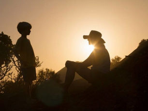 LA BÚSQUEDA DE LA ESPERANZA  por CARLOS GAVILÁN