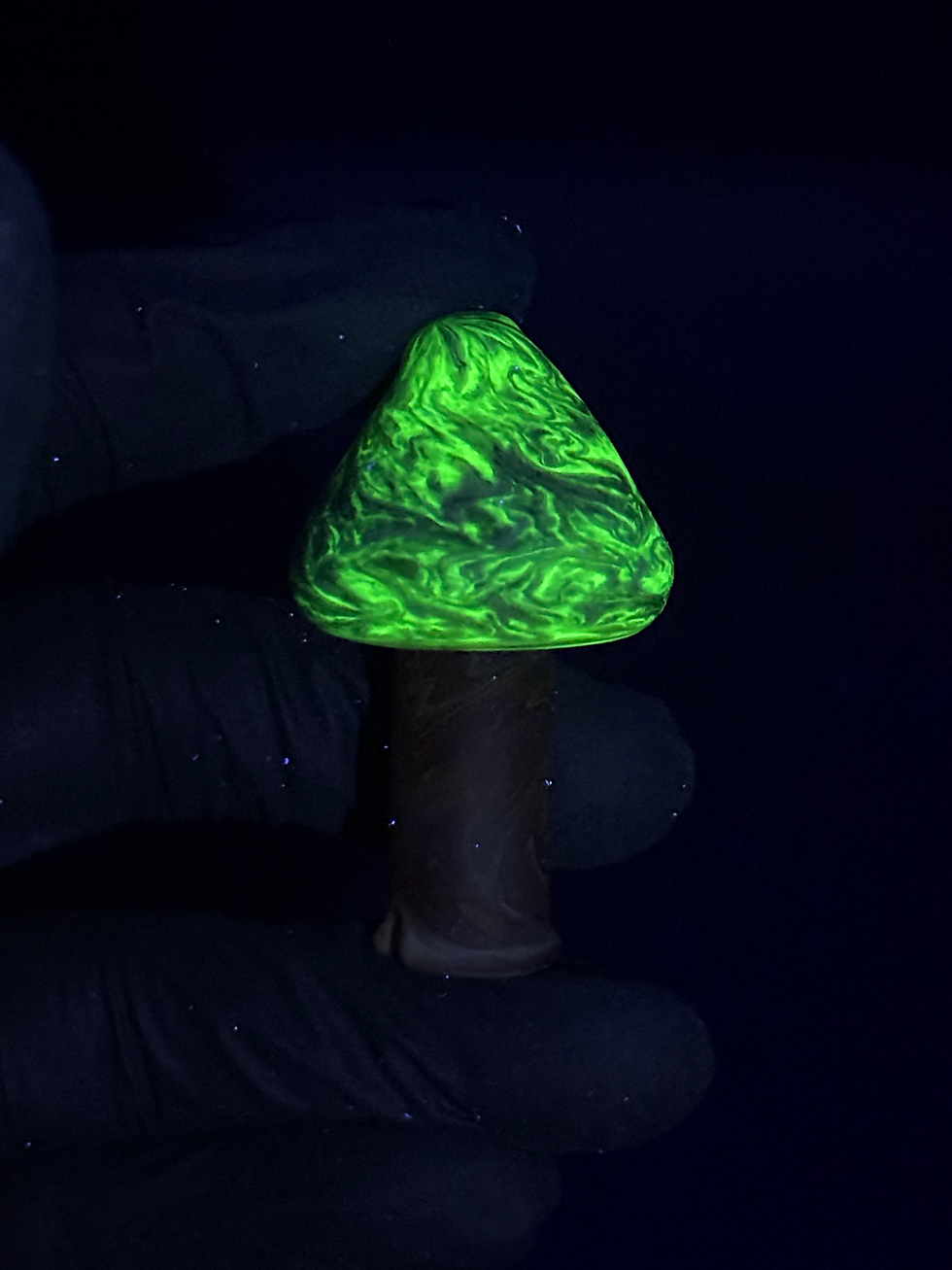 Thumbnail: Mushroom pivot top UV
