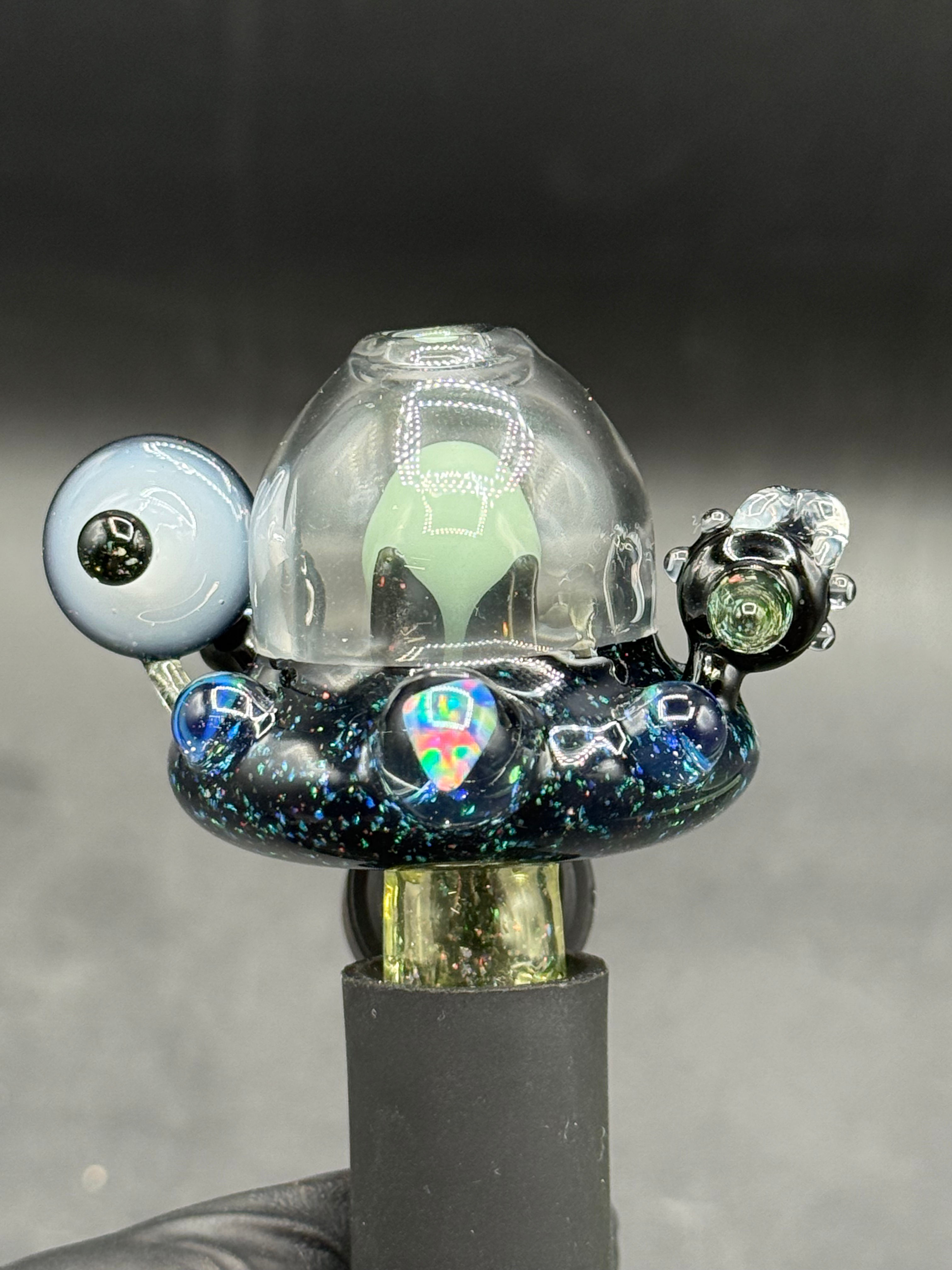 Alien invader pivot top 