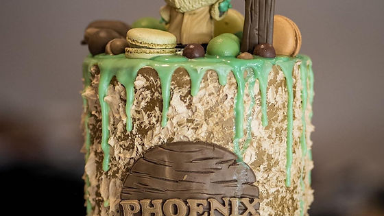 Baby Yoda cake