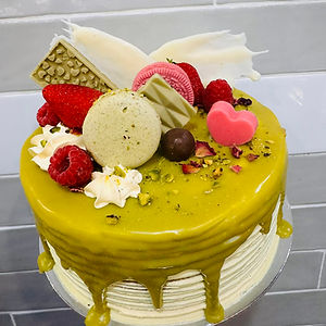 Pistachio raspberry cake