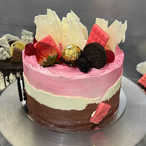 Chocolate sponge with raspberry filling