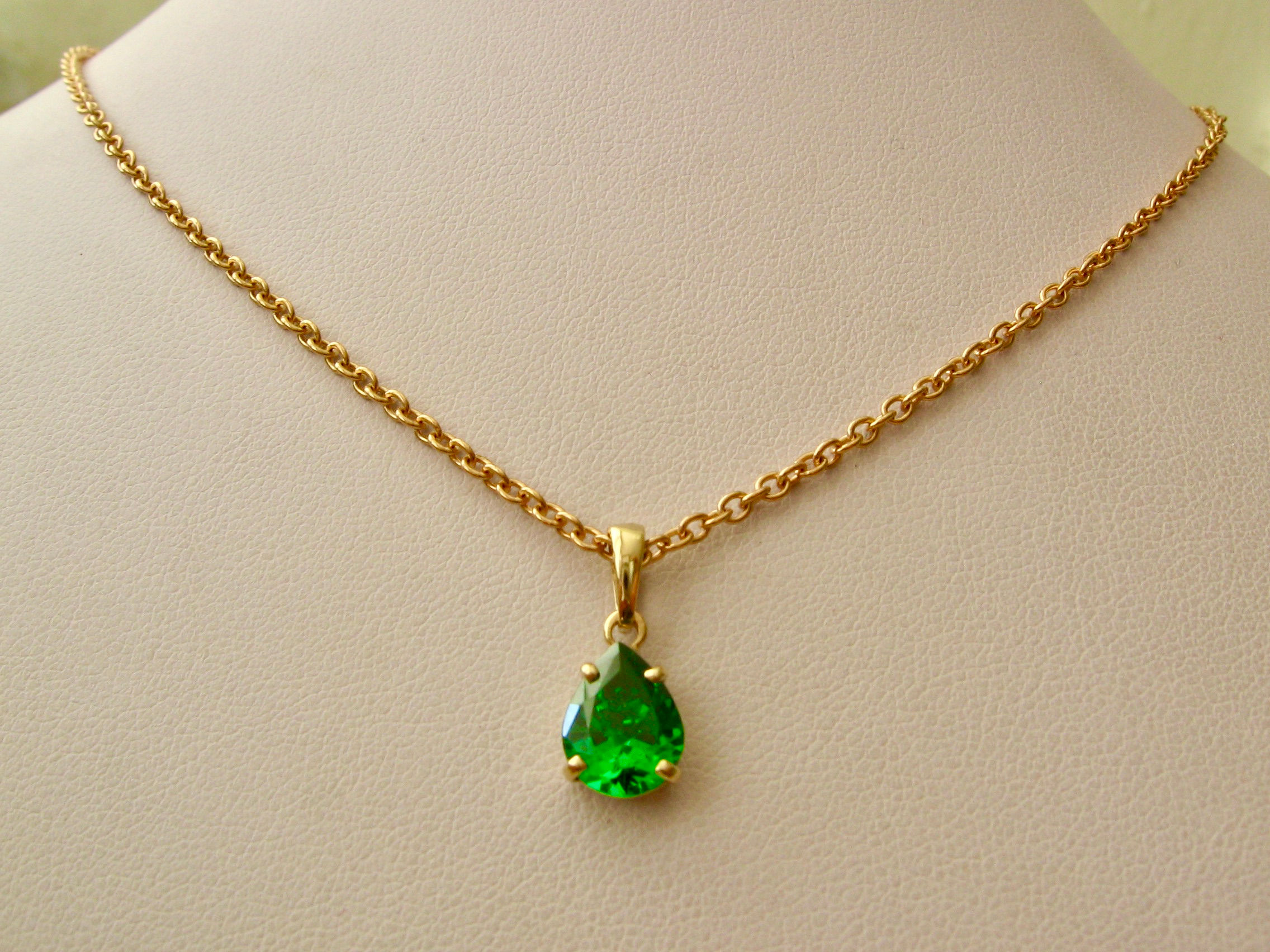 GENUINE SOLID 9K 9ct YELLOW Gold Pear Shape EMERALD Birthday Gift Pendant