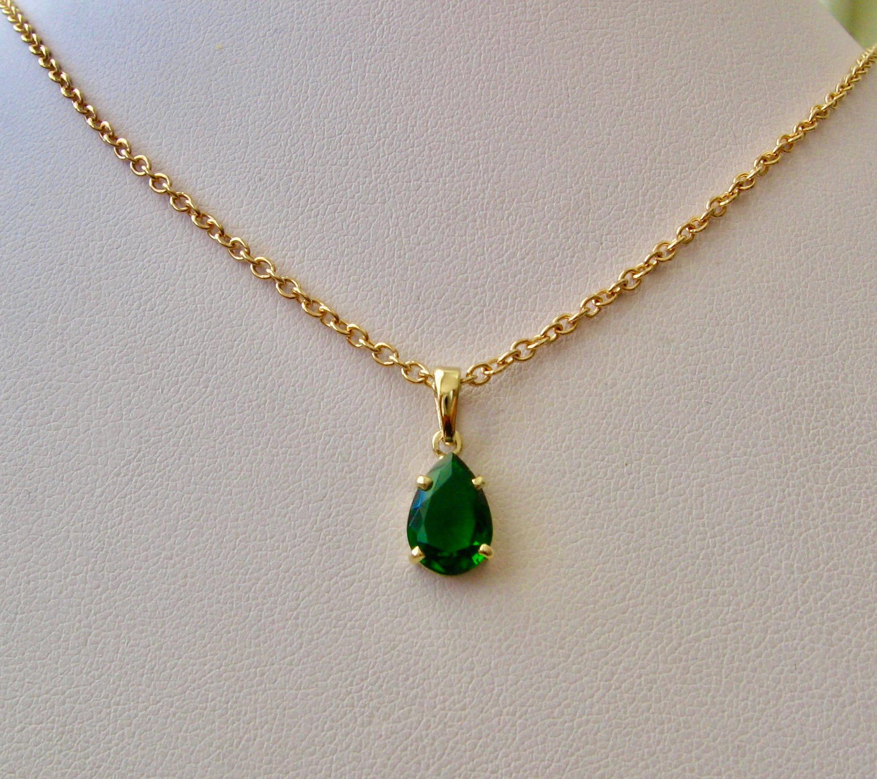GENUINE SOLID 9K 9ct YELLOW Gold Pear Shape EMERALD Pendant