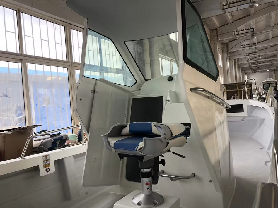 Thumbnail: VersaHull 26ft Sport Fishing Deep-V Panga