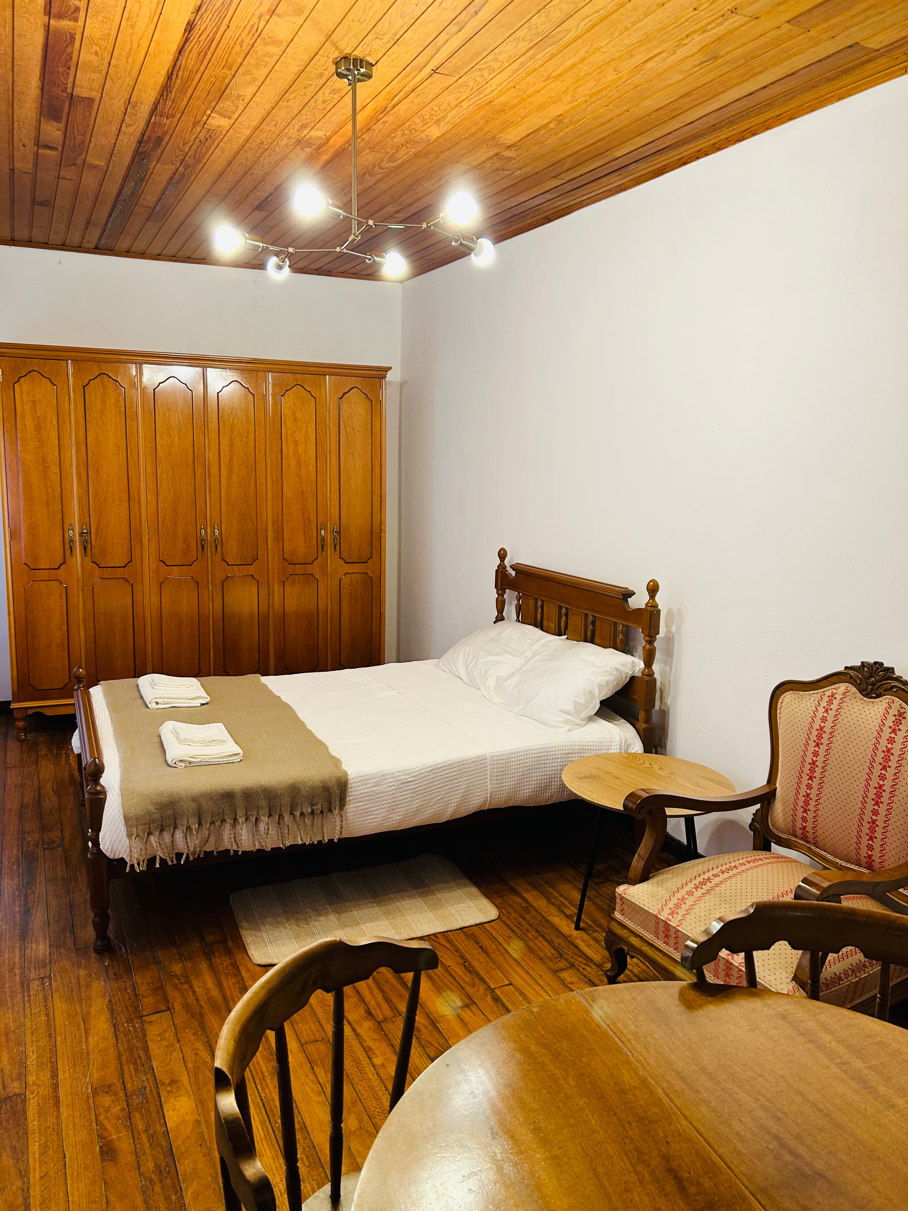 Salón y espacios interiores