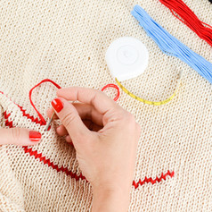 hands-enamel-red-color-37731.jpeg