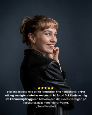 Leende kvinna med Goggle recension.