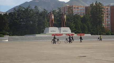 Standbeelden Kim Il Sung en Kim Jong Il in Haeju