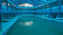 Binnenzwembad Ryonggang Hot Spa Hotel in Nampo