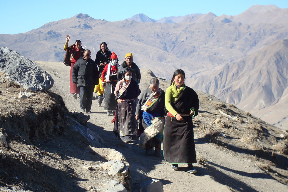 Pelgrims onderweg in Tibet